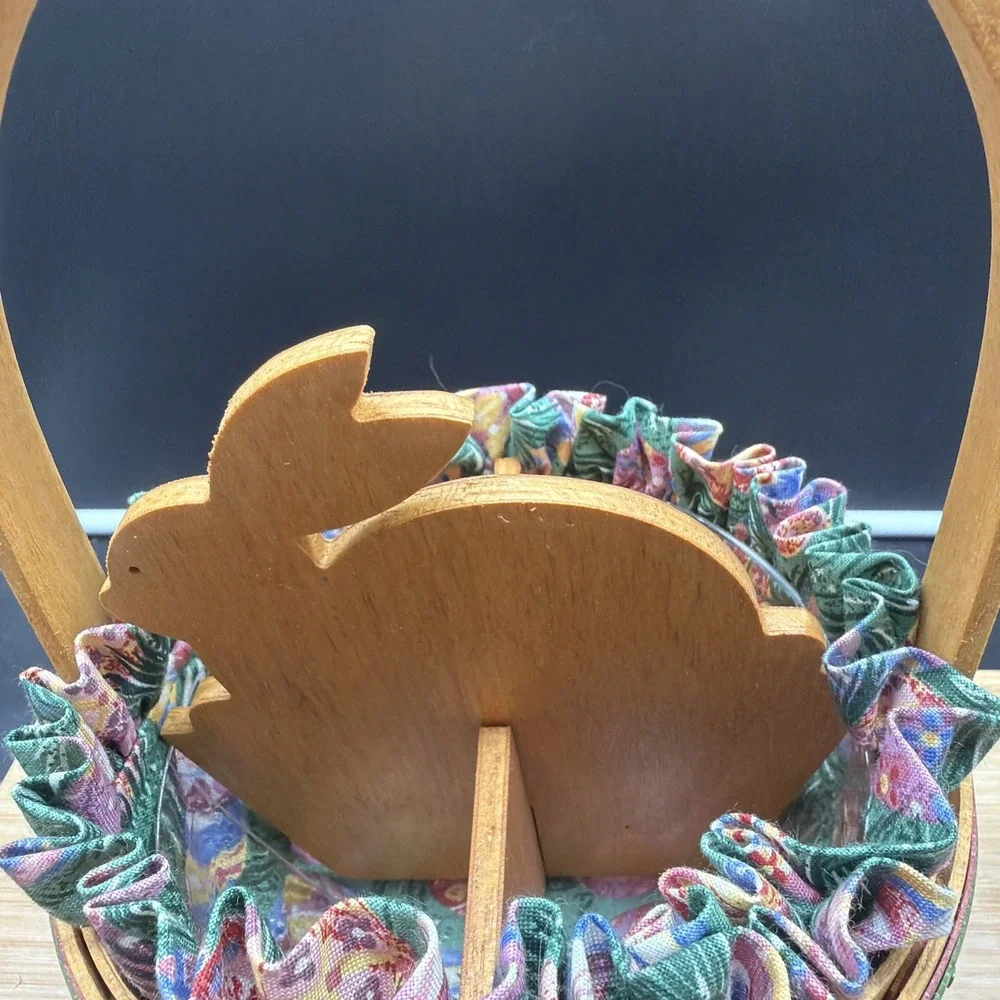 1999 Longaberger Easter Basket W/ Wood Bunny Divider Easter Egg Liner Protector
